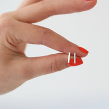 Laden Sie das Bild in den Galerie-Viewer, Ohrstecker - STÄBCHEN, 925 Silber, glänzend