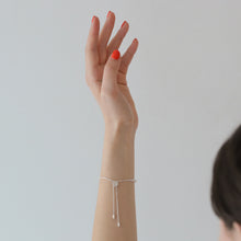 Laden Sie das Bild in den Galerie-Viewer, Armband - Doppelkette mit Pushbutton aus Silber/ Silber vergoldet