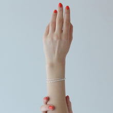 Laden Sie das Bild in den Galerie-Viewer, Armband - Doppelkette mit Pushbutton aus Silber/ Silber vergoldet