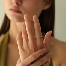 Laden Sie das Bild in den Galerie-Viewer, Ring - BANDRING ZIRKONIA, 925 Silber/ vergoldet