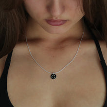 Laden Sie das Bild in den Galerie-Viewer, Halskette - SMILEY, filigrane Kette mit Smiley Anhänger, 925 Silber/vergoldet