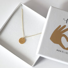 Laden Sie das Bild in den Galerie-Viewer, Kinderkette KLEINER LÖWE, 925 Silber vergoldet mit Gravur