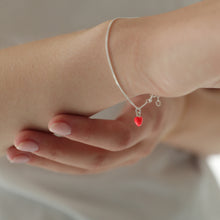 Laden Sie das Bild in den Galerie-Viewer, Armband - KLEINES HERZ, filigraner Herz Anhänger, 925 Silber/vergoldet/Emaille