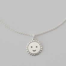 Laden Sie das Bild in den Galerie-Viewer, Kinderkette KLEINE SONNE