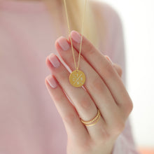 Laden Sie das Bild in den Galerie-Viewer, Personalisierte GRAVURKETTE - FAMILY - 925 Silber/ vergoldet, Familenkette, personalisierter Schmuck, Initialen