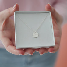 Laden Sie das Bild in den Galerie-Viewer, Personalisierte GRAVURKETTE - DATUM - 925 Silber/ vergoldet, personalisierter Schmuck,