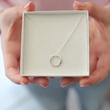 Laden Sie das Bild in den Galerie-Viewer, Personalisierte GRAVURKETTE - RING - 925 Silber/ vergoldet, personalisierter Schmuck,