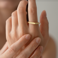Laden Sie das Bild in den Galerie-Viewer, Ring - DUO, 2 abgeflachte Seiten, 925 Silber/ vergoldet