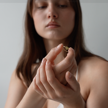 Laden Sie das Bild in den Galerie-Viewer, Ring - HEART, filigraner Herzring, 925 Silber/ vergoldet