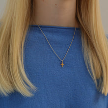 Laden Sie das Bild in den Galerie-Viewer, Halskette - KLEINES KREUZ, filigrane Kette mit Kreuz Anhänger, 925 Silber/vergoldet