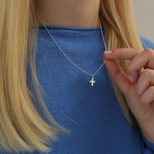 Laden Sie das Bild in den Galerie-Viewer, Halskette - KLEINES KREUZ, filigrane Kette mit Kreuz Anhänger, 925 Silber/vergoldet