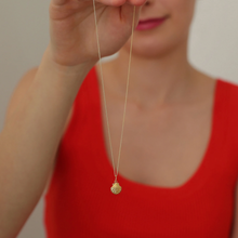 Laden Sie das Bild in den Galerie-Viewer, Halskette - KLEINE MUSCHEL, filigrane Kette mit Muschel Anhänger, 925 Silber/vergoldet
