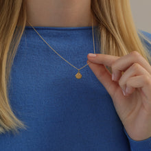 Laden Sie das Bild in den Galerie-Viewer, Halskette - KLEINE MUSCHEL, filigrane Kette mit Muschel Anhänger, 925 Silber/vergoldet