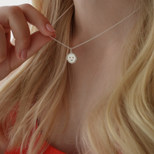 Laden Sie das Bild in den Galerie-Viewer, Kinderkette KLEINE SONNE