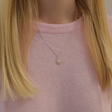 Laden Sie das Bild in den Galerie-Viewer, Halskette - SONNE, filigrane Kette mit Sonnensymbol Anhänger, 925 Silber/vergoldet