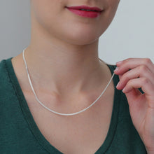 Laden Sie das Bild in den Galerie-Viewer, PANZERKETTE - 925Silber, 2,4mm, zarte Flachpanzerkette