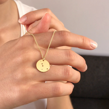 Laden Sie das Bild in den Galerie-Viewer, STERNZEICHENKETTE - Krebs, 925 Silber vergoldet, Geschenk für sie, Kette zur Taufe, besondere Geschenkidee, personalisierte Silberkette