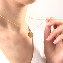 Laden Sie das Bild in den Galerie-Viewer, STERNZEICHENKETTE - Krebs, 925 Silber vergoldet, Geschenk für sie, Kette zur Taufe, besondere Geschenkidee, personalisierte Silberkette