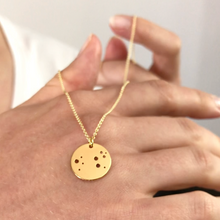 Laden Sie das Bild in den Galerie-Viewer, STERNZEICHENKETTE - Löwe, 925 Silber vergoldet, Geschenk für sie, filigrane Kette, personalisierte Geschenkidee, feine Silberkette, Taufe
