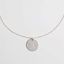 Laden Sie das Bild in den Galerie-Viewer, STERNZEICHENKETTE - Löwe, 925 Silber, Geschenk für sie, filigrane Kette, personalisierte Geschenkidee, feine Symbolkette, Taufgeschenk