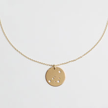 Laden Sie das Bild in den Galerie-Viewer, STERNZEICHENKETTE - Steinbock, 925 Silber vergoldet, filigrane Kette für sie, besonderes Taufgeschenk, personalisierte Silberkette, Symbol