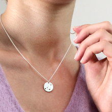 Laden Sie das Bild in den Galerie-Viewer, STERNZEICHENKETTE - Steinbock, 925 Silber, Sternzeichenkette für sie, besondere Geschenkidee, zarter Halsschmuck,personalisierte Symbolkette