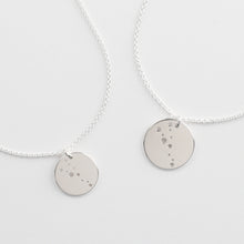 Laden Sie das Bild in den Galerie-Viewer, Mutter & Kind STERNZEICHENKETTEN Set KREBS, 925 Silber, 2 personalisierte Silberketten