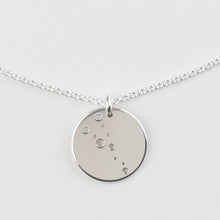 Laden Sie das Bild in den Galerie-Viewer, Mutter & Kind STERNZEICHENKETTEN Set KREBS, 925 Silber, 2 personalisierte Silberketten