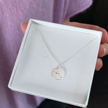 Laden Sie das Bild in den Galerie-Viewer, STERNZEICHENKETTE - Stier, 925 Silber, filigrane Kette für sie, besondere Geschenkidee, zarter Halsschmuck, personalisierte Silberkette,