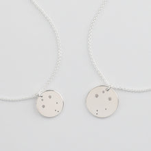 Laden Sie das Bild in den Galerie-Viewer, Mutter & Kind STERNZEICHENKETTEN Set WAAGE, 925 Silber, 2 personalisierte Silberketten