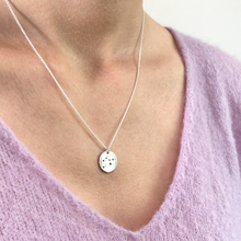 Laden Sie das Bild in den Galerie-Viewer, STERNZEICHENKETTE - Wassermann, 925 Silber, filigrane Kette für sie, besondere Geschenkidee, Personalisierter Halsschmuck, zarte Symbolkette