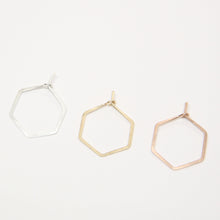 Laden Sie das Bild in den Galerie-Viewer, Creolen - HEXAGON, S goldfilled