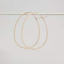 Laden Sie das Bild in den Galerie-Viewer, Creolen - OVAL, L Goldfilled