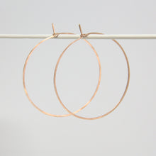 Laden Sie das Bild in den Galerie-Viewer, Creolen - KREIS, L Rosé