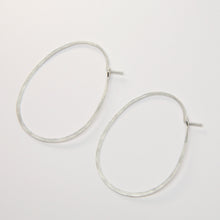 Laden Sie das Bild in den Galerie-Viewer, Creolen - OVAL, M - 925 Silber