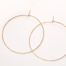 Laden Sie das Bild in den Galerie-Viewer, Creolen - KREIS, L Rosé