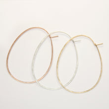 Laden Sie das Bild in den Galerie-Viewer, Creolen - OVAL, L Silber