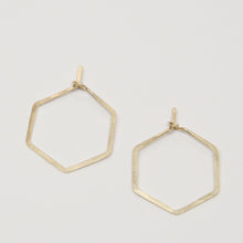 Laden Sie das Bild in den Galerie-Viewer, Creolen - HEXAGON, S goldfilled