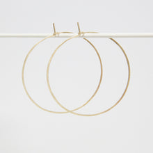 Laden Sie das Bild in den Galerie-Viewer, Creolen - KREIS, L goldfilled