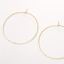 Laden Sie das Bild in den Galerie-Viewer, Creolen - KREIS, L goldfilled