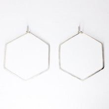 Laden Sie das Bild in den Galerie-Viewer, Creolen - HEXAGON, M Silber