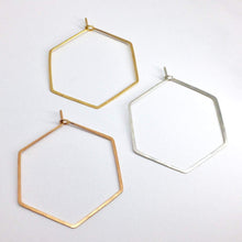 Laden Sie das Bild in den Galerie-Viewer, Creolen - HEXAGON, M Roségoldfilled