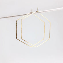 Laden Sie das Bild in den Galerie-Viewer, Creolen - HEXAGON, L goldfilled