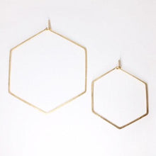 Laden Sie das Bild in den Galerie-Viewer, Creolen - HEXAGON, L goldfilled