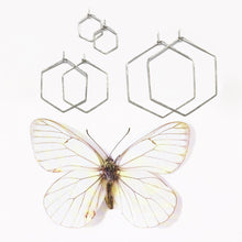 Laden Sie das Bild in den Galerie-Viewer, Creolen - HEXAGON, M Silber