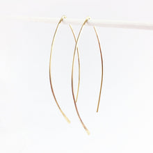 Laden Sie das Bild in den Galerie-Viewer, Creolen - NAVETTE - Ohrhaken, Goldfilled