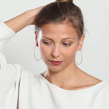 Laden Sie das Bild in den Galerie-Viewer, Creolen - OVAL, L Goldfilled