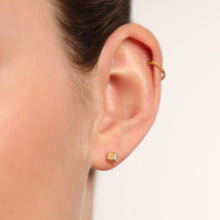 Laden Sie das Bild in den Galerie-Viewer, Ohrstecker - KLEINER WÜRFEL, 925 Silber vergoldet