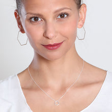 Laden Sie das Bild in den Galerie-Viewer, Creolen - HEXAGON, M Silber