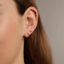 Laden Sie das Bild in den Galerie-Viewer, Ohrstecker - KLEINE KUGEL, 925 Silber